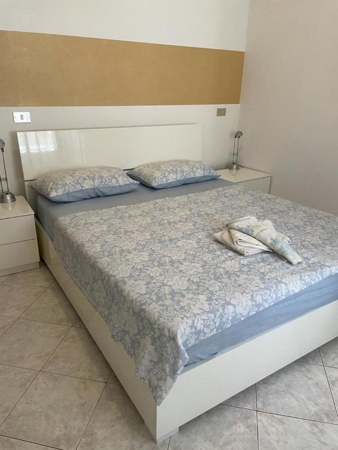 Marilyn House Apartamento Desenzano del Garda Exterior foto