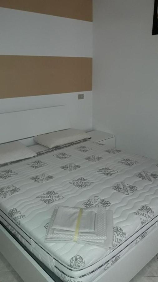 Marilyn House Apartamento Desenzano del Garda Exterior foto