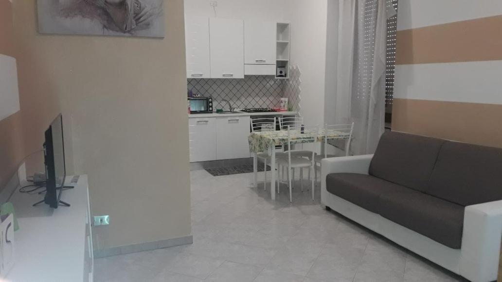 Marilyn House Apartamento Desenzano del Garda Exterior foto